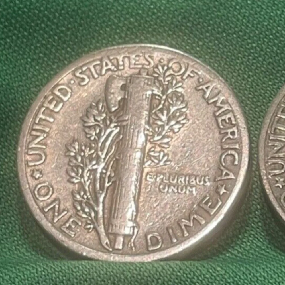 1945- 2 Mercury Head Silver Dimes Circulated Last Year Issue (two) 203796319910 - Picture 3 of 6